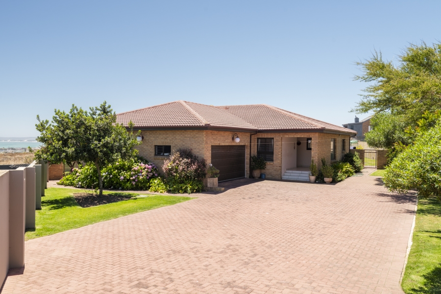 4 Bedroom Property for Sale in Myburgh Park Western Cape